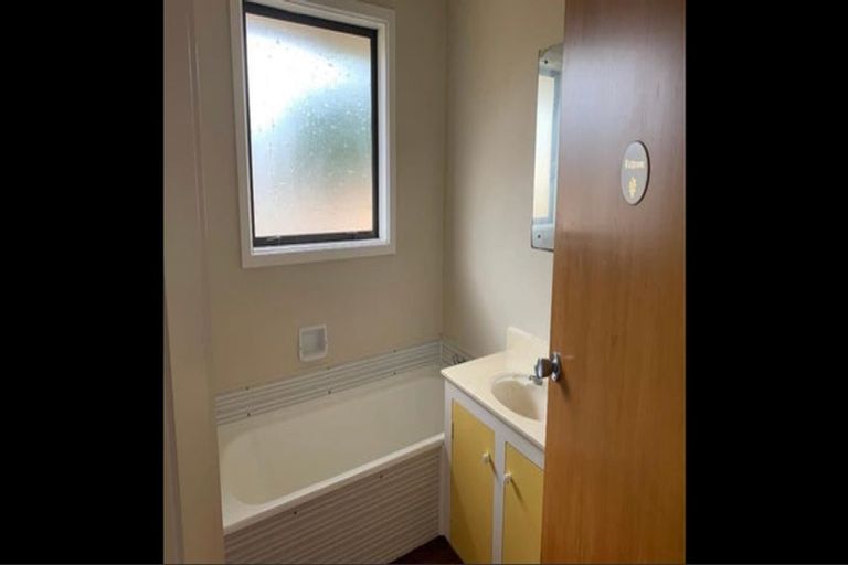 Photo of property in 17 Ostend Place, Avonhead, Christchurch, 8042