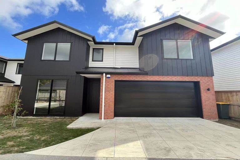 Photo of property in 6b Jern Place, Eastern Beach, Auckland, 2012