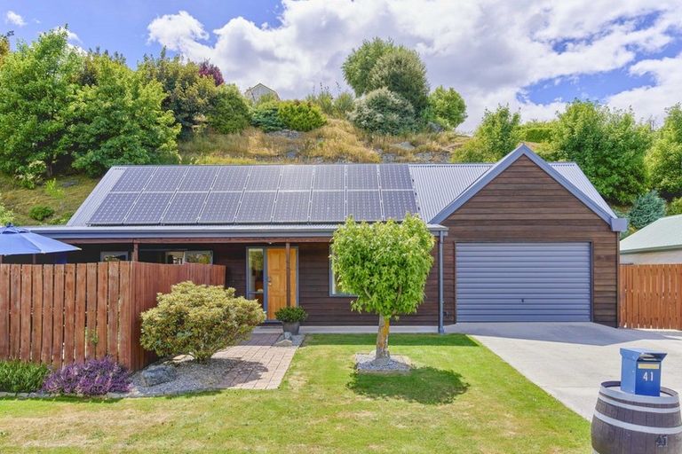 Photo of property in 41 Mcdonnell Road, Arrowtown, 9302