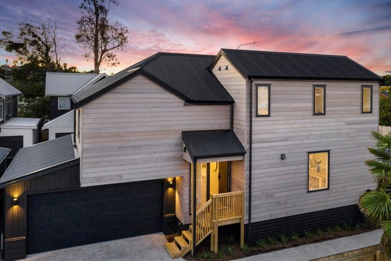 Photo of property in 53a Red Beach Road, Red Beach, 0932