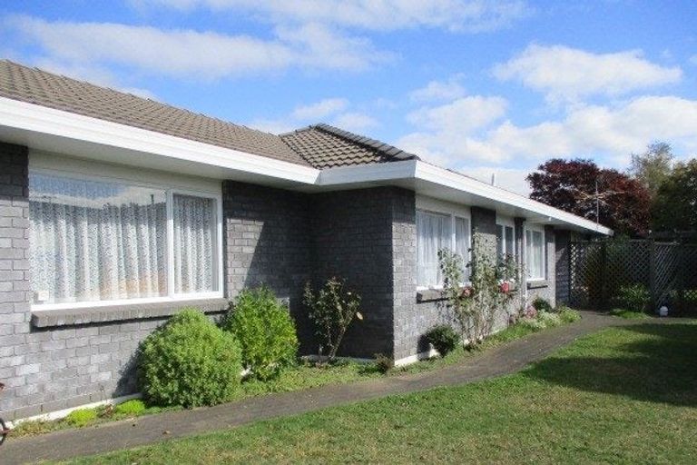 Photo of property in 2 Barraud Place, Pukehangi, Rotorua, 3015