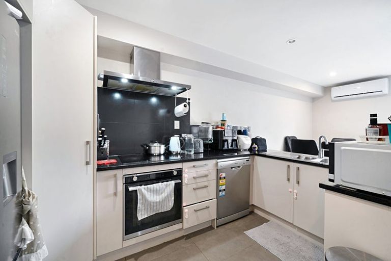 Photo of property in 6/45a Swanson Road, Henderson, Auckland, 0610