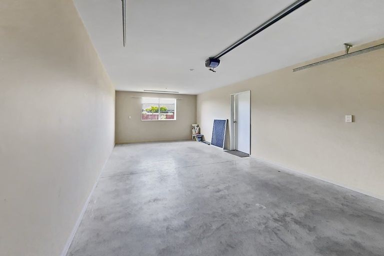 Photo of property in 124 Gayhurst Road, Dallington, Christchurch, 8061