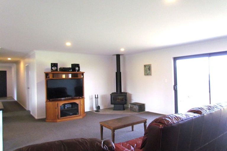 Photo of property in 635 Golden Stairs Road, Mareretu, Maungaturoto, 0589