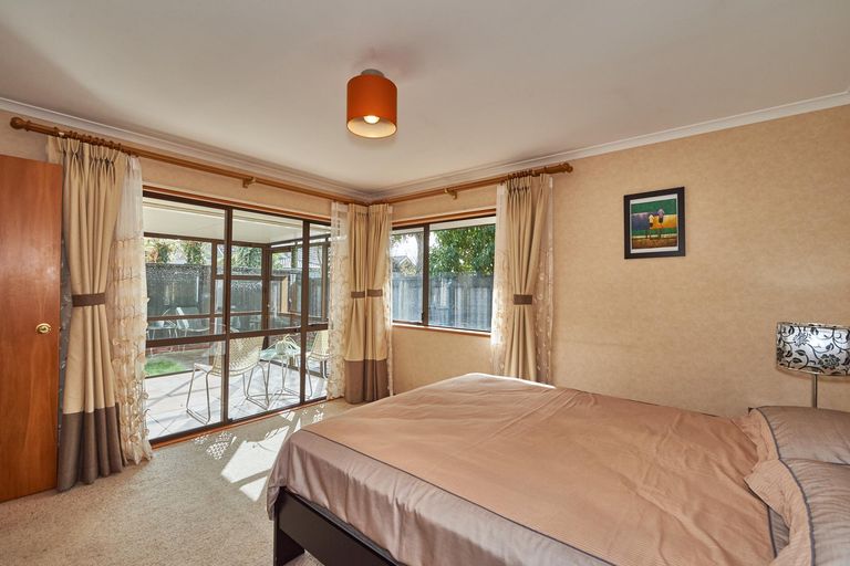 Photo of property in 8a Palm Avenue, Hokowhitu, Palmerston North, 4410