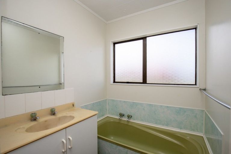 Photo of property in 14 Miller Place, Ngatea, 3503