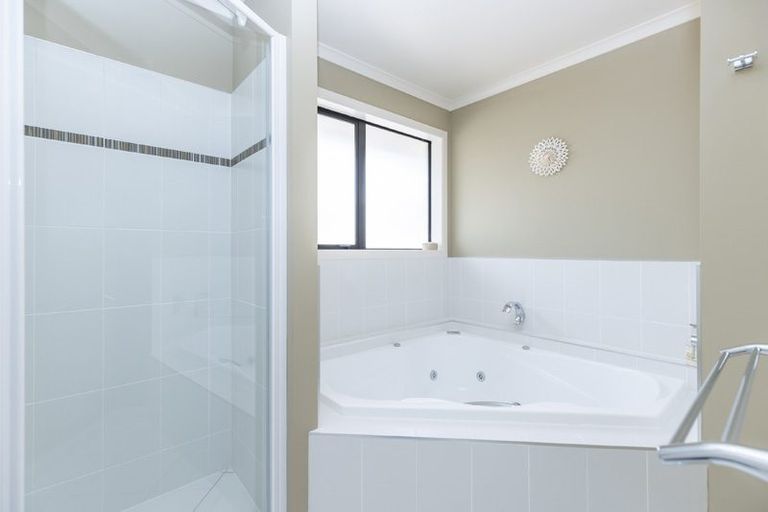 Photo of property in 8 Compton Grove, Huntington, Hamilton, 3210