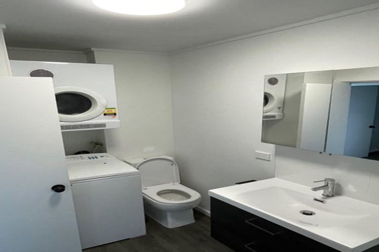 Photo of property in 4 Raroa Road, Kelburn, Wellington, 6012