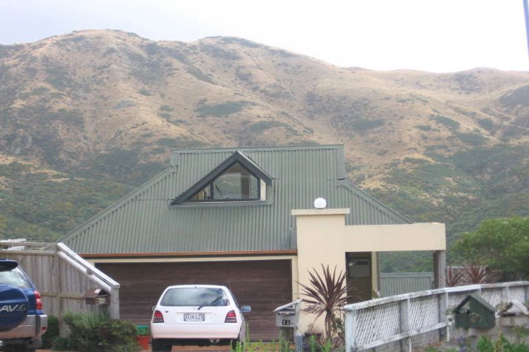 Photo of property in 11 Gavaskar Place, Khandallah, Wellington, 6035