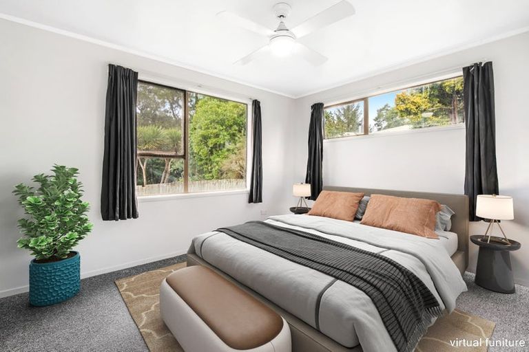 Photo of property in 19 Benita Place, Sunnyvale, Auckland, 0612