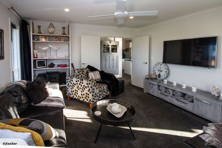 Photo of property in 21 Stoneleigh Drive, Solway, Masterton, 5810