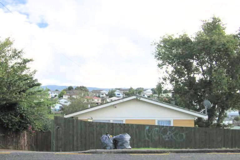Photo of property in 73 Rosier Road, Glen Eden, Auckland, 0602