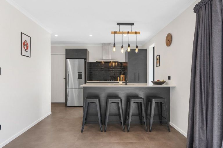 Photo of property in 7 Angus Place, Carterton, 5713