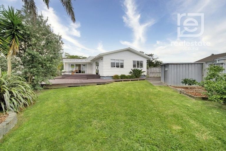 Photo of property in 60 De Quincey Terrace, Highland Park, Auckland, 2010