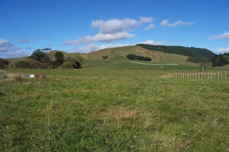Photo of property in 14 Mountain View Drive, Manakau, 5583