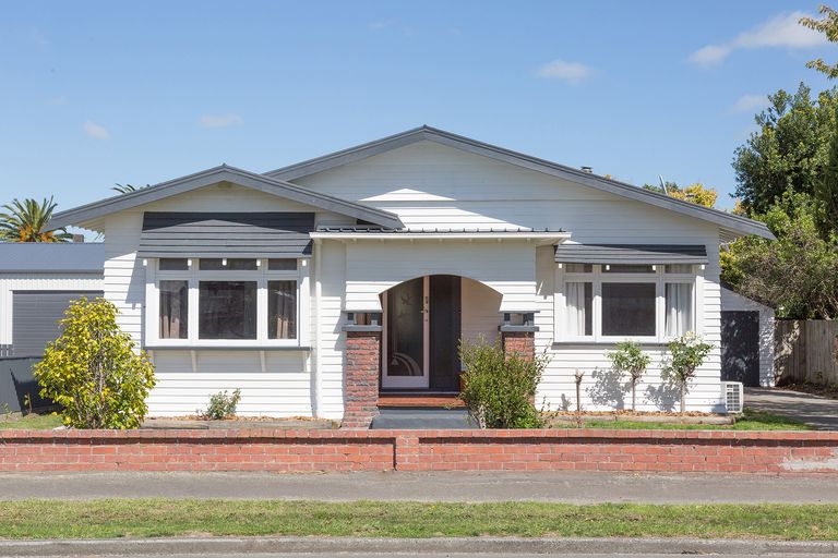 Photo of property in 26 Thomson Street, West End, Palmerston North, 4412