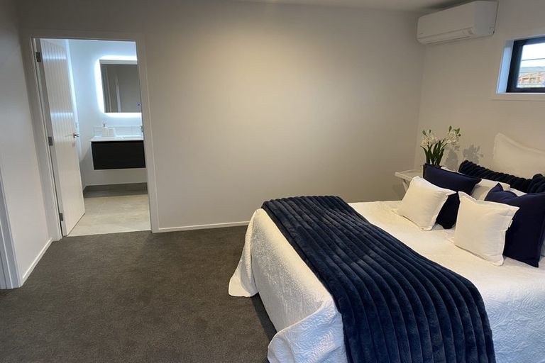 Photo of property in 14 Annie Aranui Drive, Poraiti, 4182