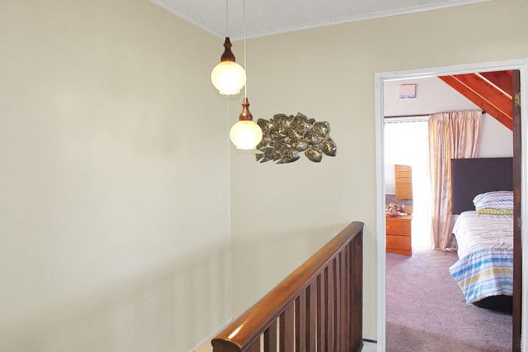 Photo of property in 38 Hennessy Street East, Foxton Beach, Foxton, 4815