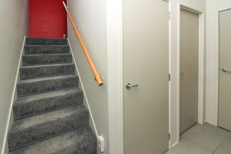 Photo of property in 12/2 Onslow Road, Khandallah, Wellington, 6035