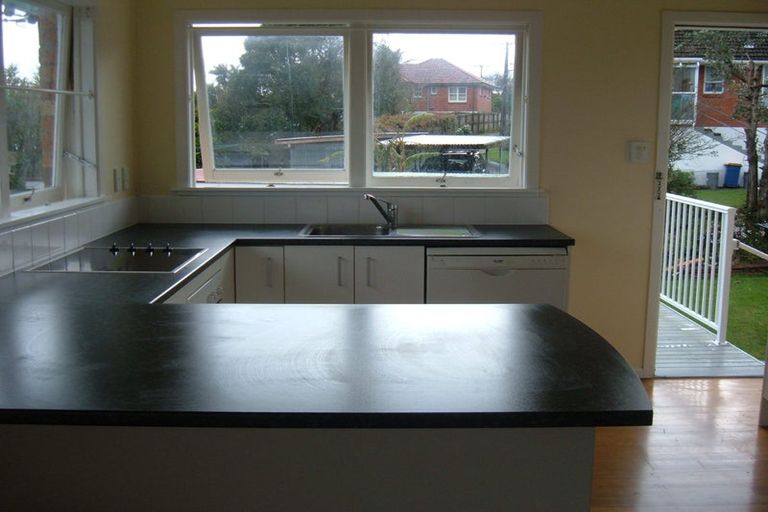 Photo of property in 1/32 Wicklow Road, Narrow Neck, Auckland, 0622