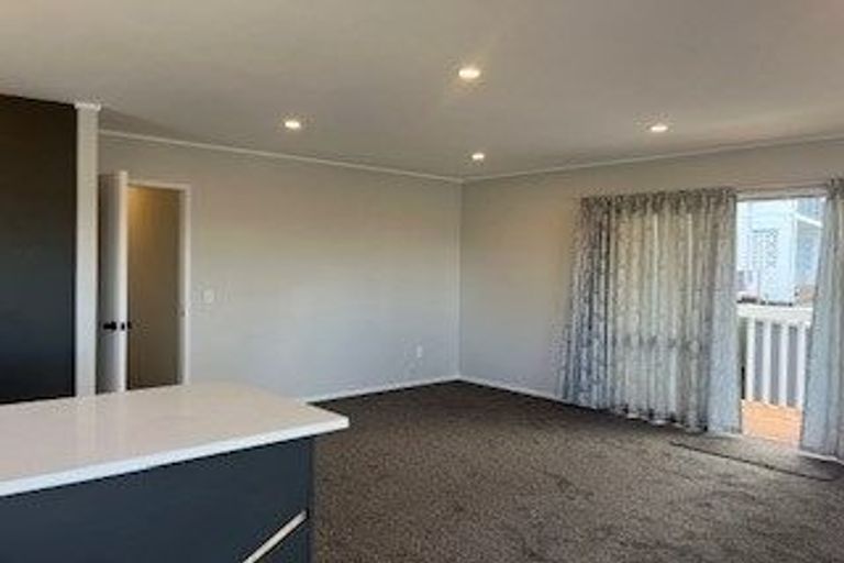 Photo of property in 1/40c West Coast Road, Glen Eden, Auckland, 0602