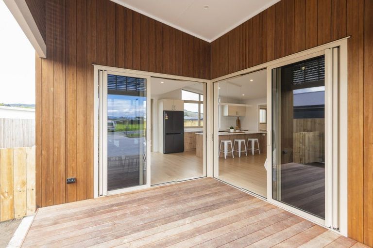 Photo of property in 23 Allan Avenue, Lytton West, 4071