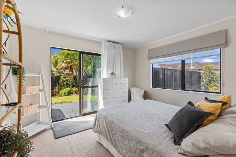 Photo of property in 10a Hayley Grove, Papamoa Beach, Papamoa, 3118