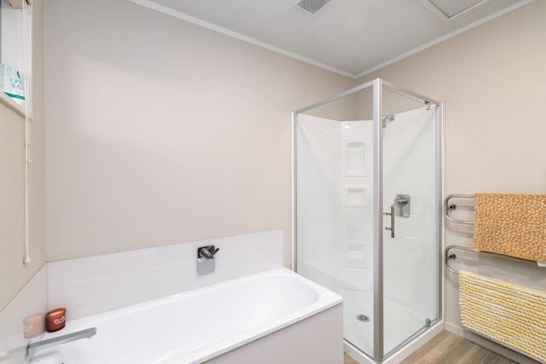 Photo of property in 10 Castle Way, Beckenham, Christchurch, 8023