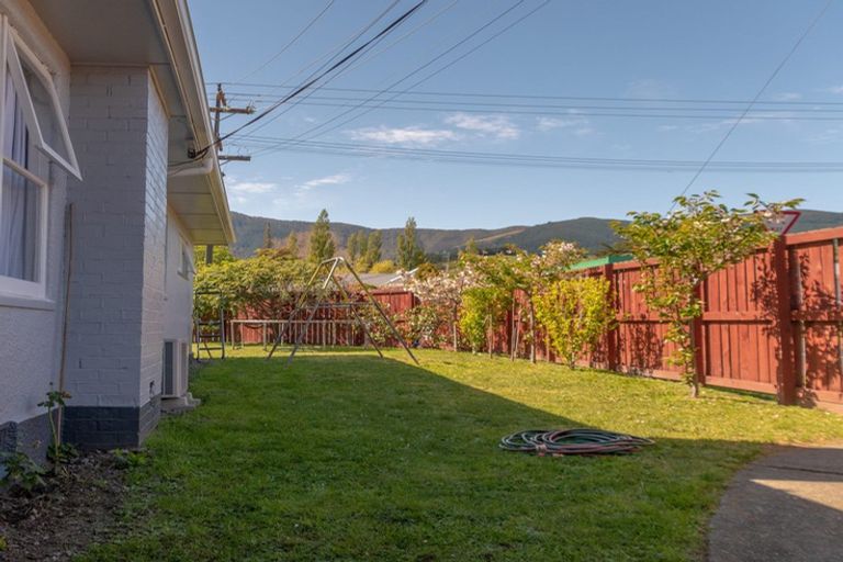 Photo of property in 76 Neale Avenue, Stoke, Nelson, 7011