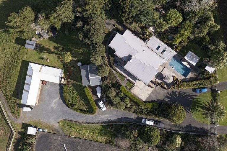 Photo of property in 175 Hanham Road, Kumeu, 0891