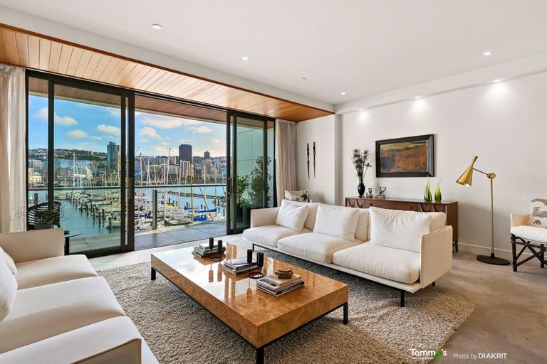 Photo of property in Clyde Quay Wharf, 2c/7 Clyde Quay Wharf, Te Aro, Wellington, 6011