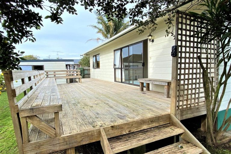 Photo of property in 12a Tamaki Bay Drive, Pakuranga, Auckland, 2010