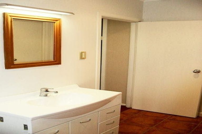 Photo of property in 216 Oriental Parade, Oriental Bay, Wellington, 6011