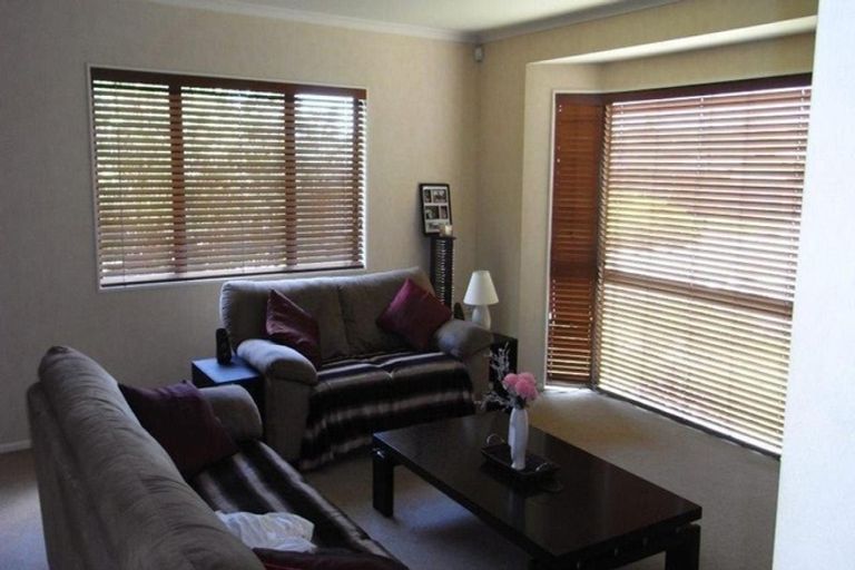 Photo of property in 54 Redcastle Drive, East Tamaki, Auckland, 2013