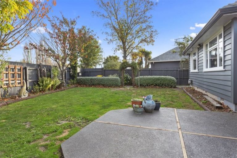 Photo of property in 98 Northcote Road, Northcote, Christchurch, 8052