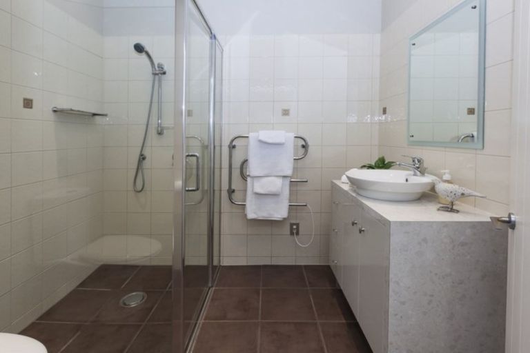 Photo of property in 5 Elmwood Road, Strowan, Christchurch, 8052