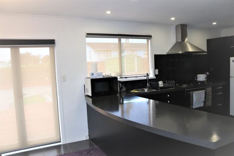 Photo of property in 34 Dissmeyer Drive, Clover Park, Auckland, 2019