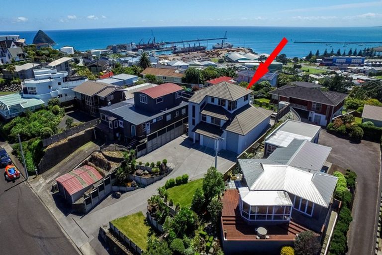 Photo of property in 10 Scott Street, Moturoa, New Plymouth, 4310