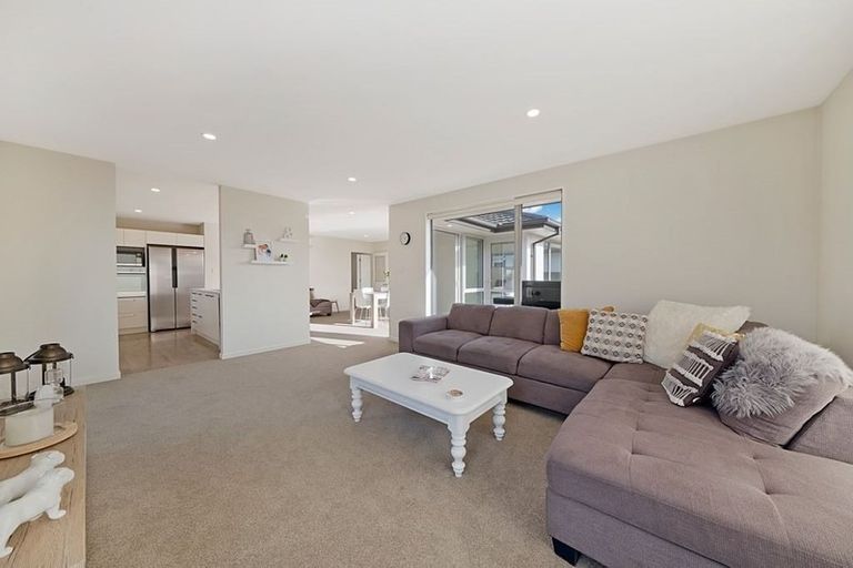 Photo of property in 12 Kingsbridge West, Burwood, Christchurch, 8083