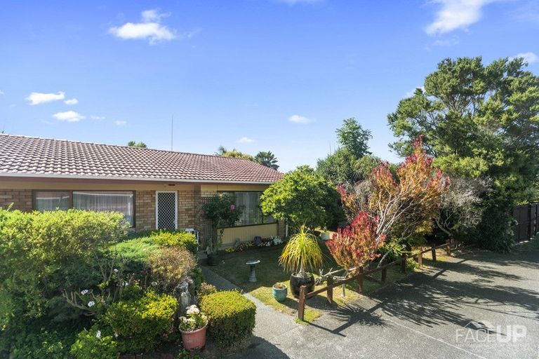 Photo of property in 1/14 Ti Nana Crescent, Henderson, Auckland, 0610