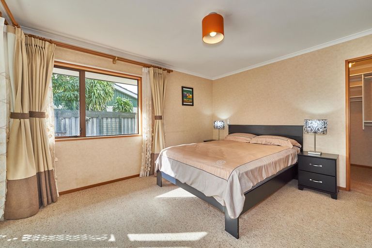 Photo of property in 8a Palm Avenue, Hokowhitu, Palmerston North, 4410