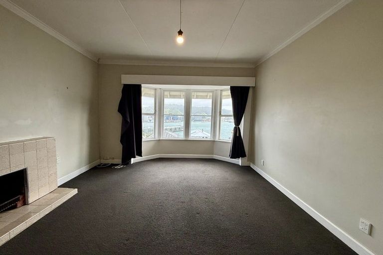 Photo of property in 66 Hawker Street, Mount Victoria, Wellington, 6011