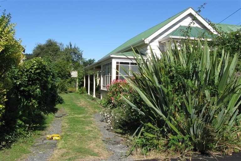 Photo of property in 591 Castle Street, North Dunedin, Dunedin, 9016