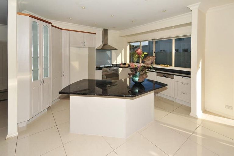 Photo of property in 17 Oak Manor Drive, Albany, Auckland, 0632