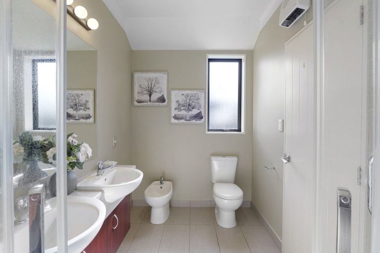 Photo of property in 2 Te Pihopa Way, Aidanfield, Christchurch, 8025