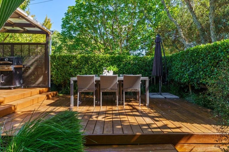 Photo of property in 1/12 Philson Terrace, Browns Bay, Auckland, 0630