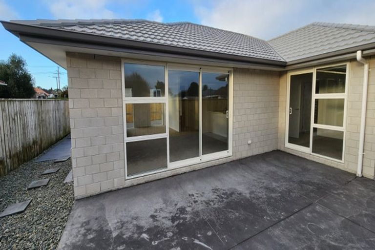 Photo of property in 33a Upjohn Street, Brooklands, New Plymouth, 4310