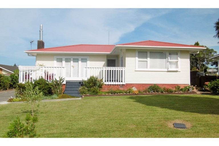 Photo of property in 1/39 Mcleod Road, Henderson, Auckland, 0612
