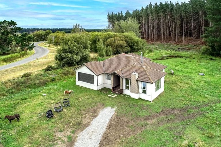 Photo of property in 335 Kainga Road, Kainga, Christchurch, 8083