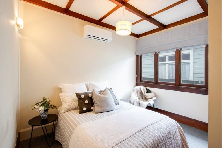 Photo of property in 122 Wellesley Road, Napier South, Napier, 4110